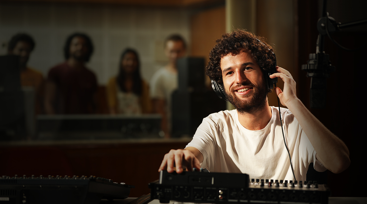 BA (Hons) Media and Communications
